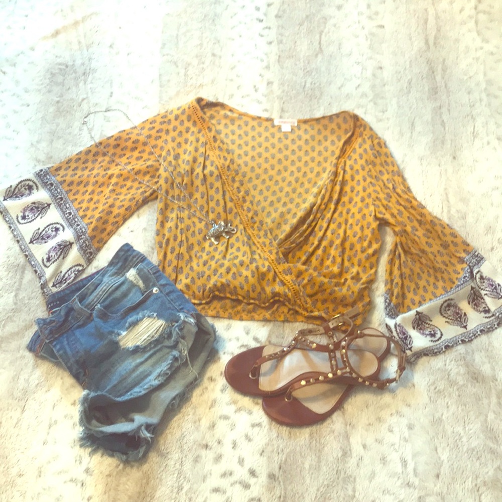 NWOT Xhilaration crop top